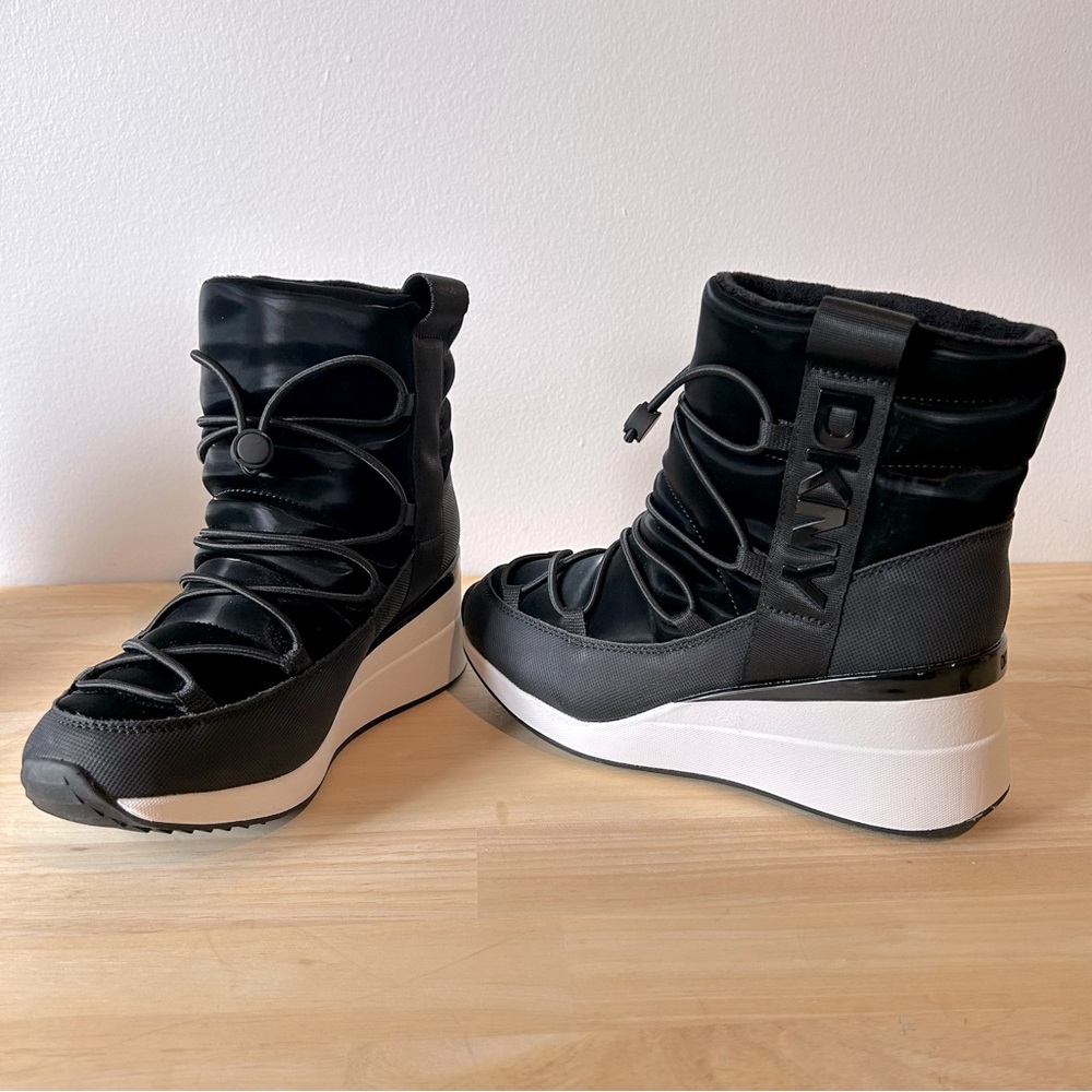 NWOT Women’s DKNY winter boots